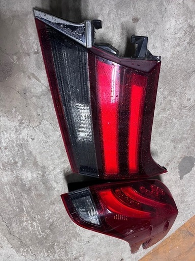 美品‼️アルファード純正テール