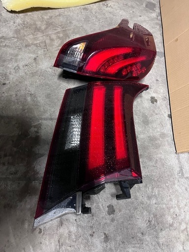 美品‼️アルファード純正テール