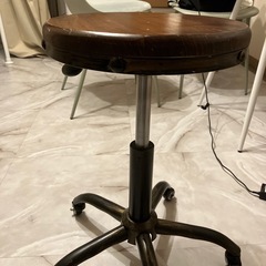 施術　スツール　椅子　ビンテージ風の画像