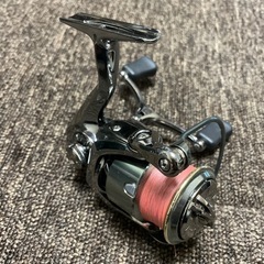 スピニングリール　釣具の画像