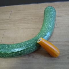 ズッキーニ2本