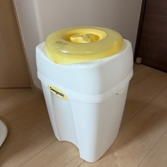 アンパンマン 室内乗り物 トイレ補助具+おまけでおむつポイポイの画像
