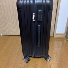 スーツケース　ブラックの画像
