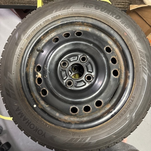 スタッドレスタイヤ　155／65R14