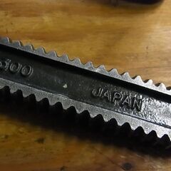旧い 工具 パイプレンチ 300mm MCC 松坂鉄工所製 ～32A/45mm 【USED】 プロ用の画像