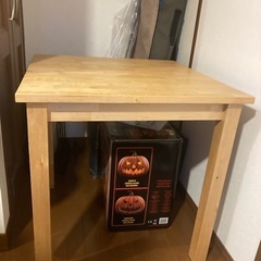IKEAテーブル