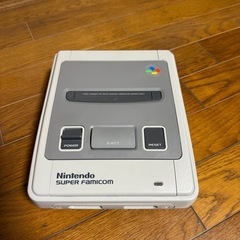 中古　
スーパーファミコン本体