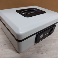 美品　鍵付　Sentry 手提金庫 フラットキー SCB-10　...