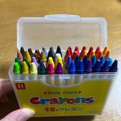 48色クレヨン　子供　文具　文房具　お絵描き　塗り絵 