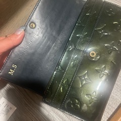 ルイヴィトン  財布　エメラルドグリーンカラーの画像