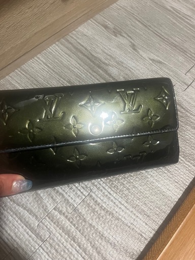ルイヴィトン  財布　エメラルドグリーンカラー