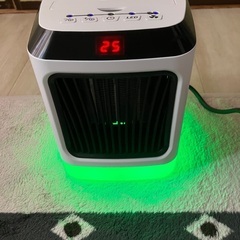 セラミックファンヒーター（温風ヒーター、温風機）小型の画像