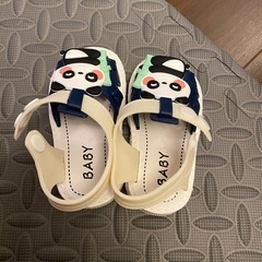 ベビーサンダル