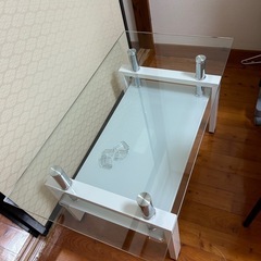 ガラステーブル