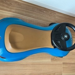 BMW 乗るおもちゃ　足けり　本物の画像