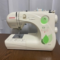 ジャノメ　ミシン（カバー付き）