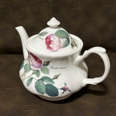 未使用🤎おしゃれなティーポット♡イギリス製ルドゥーテ・ローズのティーポット♡薔薇♡キッチン雑貨の画像
