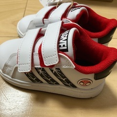 【新品未使用】adidas ベビーシューズ(グランドコートスパイダーマン) IF9893の画像