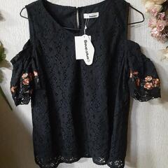 レディース服⑦黒の 肩出しトップスの画像