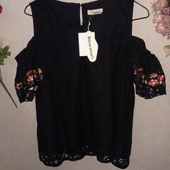 レディース服⑦黒の 肩出しトップス