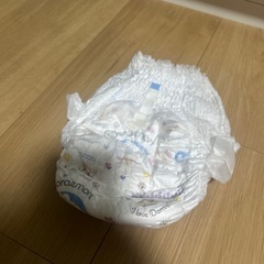 オムツ　パンツタイプ　M　