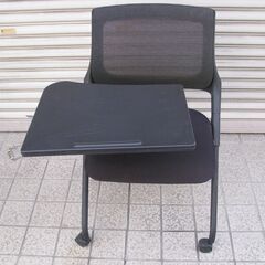 テーブル付きチェア