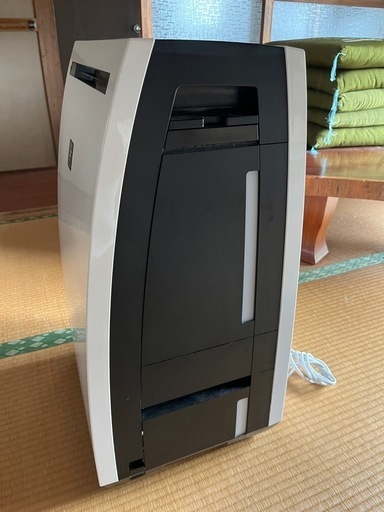 定価47500円美品SHARP 除加湿機能付空気清浄機 KC-HD70-W