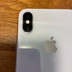 シルバーのiPhone Xの画像