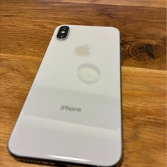 シルバーのiPhone Xの画像