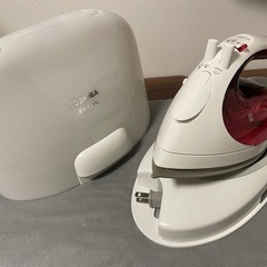 TOSHIBAコードレススチームアイロン♪La・Coo☆ケース付き◎
