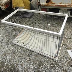 大型犬向けの金属製ホワイト犬用ケージ