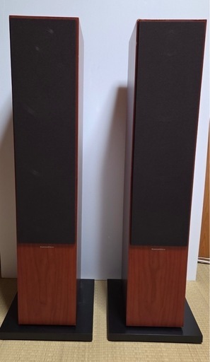 B&Wのフロア型スピーカー　2本一組