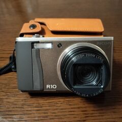コンパクトデジカメ　RICHO R10