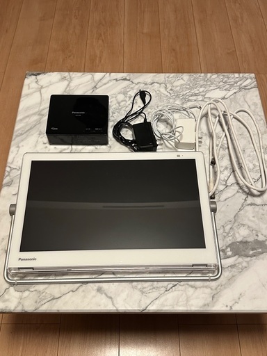 プライベートビエラ 2019年製　ポータブル テレビ