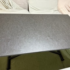 ニトリ高さが変えられる🩶机の画像