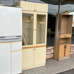 【無料】冷蔵庫、食器収納、棚どれでもどれだけでもどうぞ