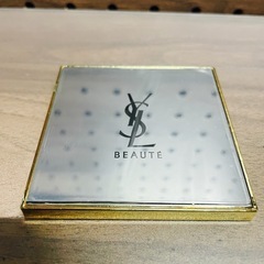 【新品未使用】YSL イヴ・サンローラン　ミラー　鏡の画像