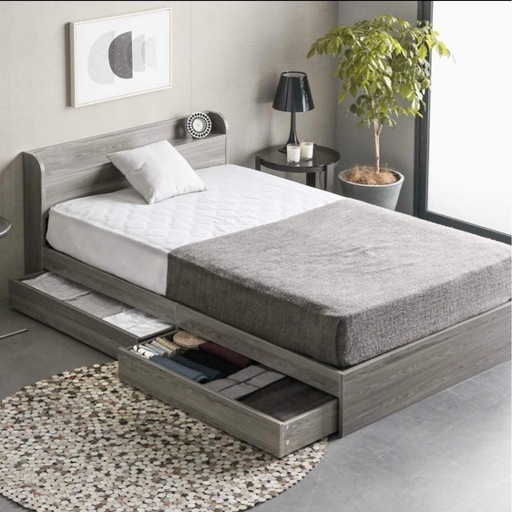 ダブルベッド　フレームのみ