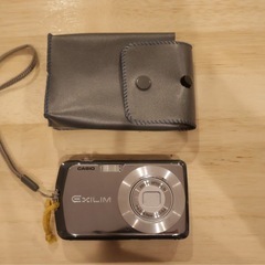 デジカメ　CASIO EXILIM EX-Z1 シルバー