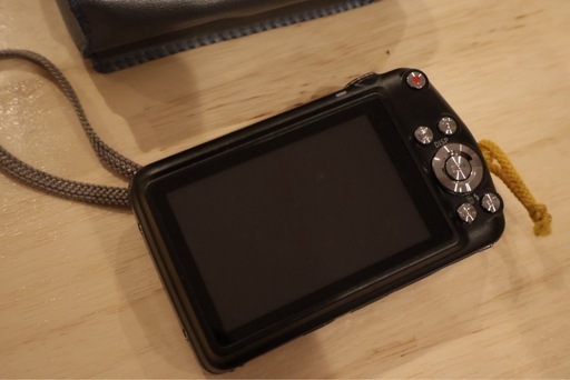 デジカメ　CASIO EXILIM EX-Z1 シルバー