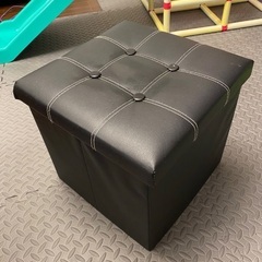 椅子にもなる収納BOX