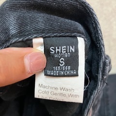 SHEIN ブラック ストレートデニム Sサイズの画像