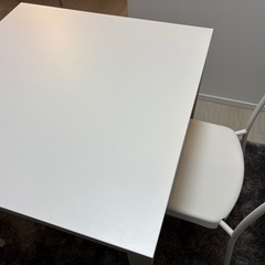 【IKEA VIHALSデスク＋チェア2脚セット】