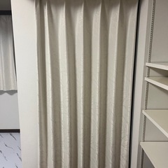 カーテン　ベージュ系