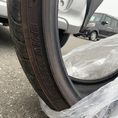 タイヤ225/35/20の画像