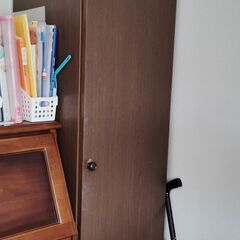 背の高いキャビネット