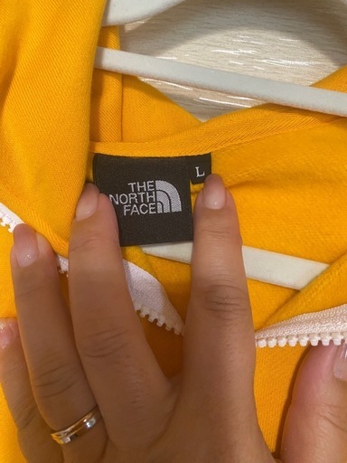 最終お値下げ！THE NORTH FACE イエローフーディ Lサイズ