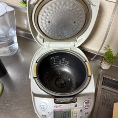 炊飯器の画像