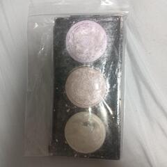 MAKEUP REVOLUTION ハイライターパレット