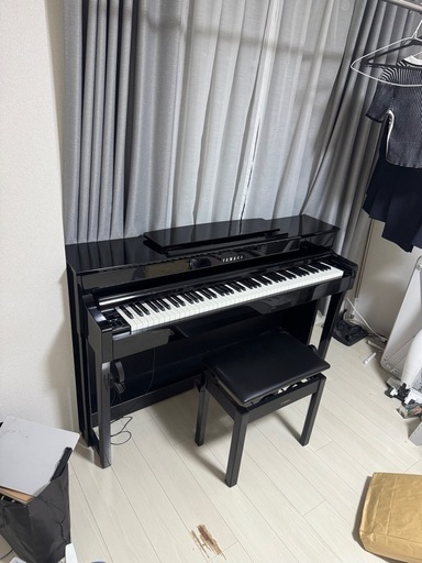 美品　
電子ピアノ